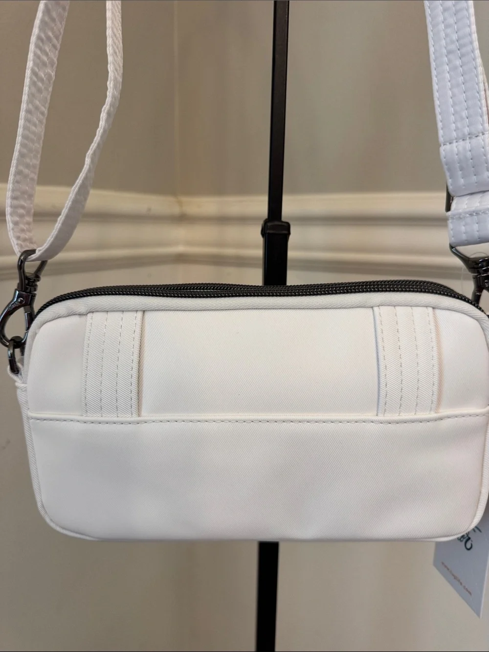 Rare-lug coupe XL Limited Edition white Satin Luxe heart crossbody/belt bag